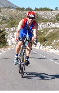 Hey it's fatty...climbing the Col De Vence but note the new decent sized top (WITH pockets!!)